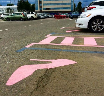 Après les parkings pour handicapés, Aéroports de Paris s'essaye aux parkings pour femmes